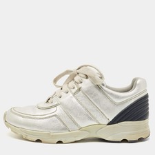 Sneakers basse Chanel in pelle