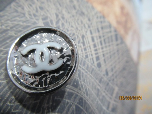 Chanel silver metal - 1,