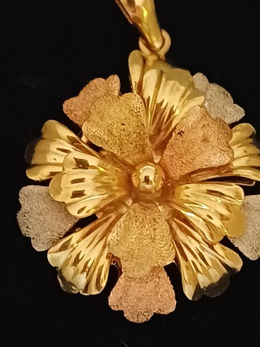 Ciondolo forma fiore in - ciondolo,