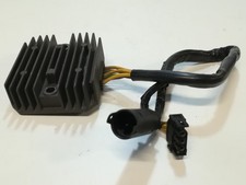 Regolatore di tensione per