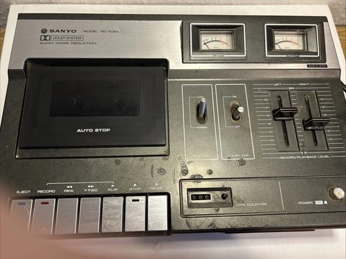 Sanyo tape cassette recorder - tape,