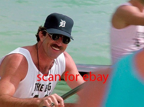 Magnum tom selleck foto - pi,