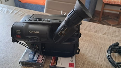Canon videocamera uc200 - canon,