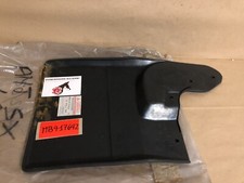 Paraspruzzo anteriore DX *ORIGINALE* MITSUBISHI L200 cod. MB417642