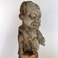 Statua totem tribale africano