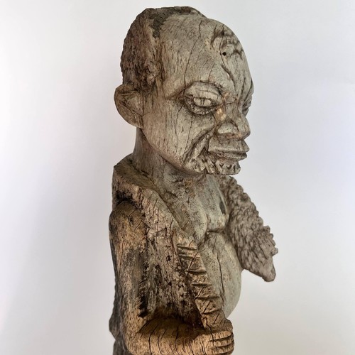 Statua totem tribale africano