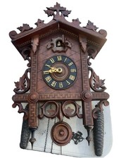 Antico orologio a cucù