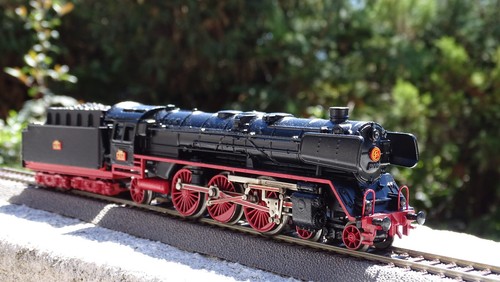 Trix locomotive - .,