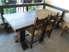 Tavolo in legno massello artigianale, panche, sedie e cuscini marroni anni '70