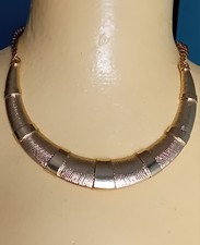 Collana con dichiarazione in