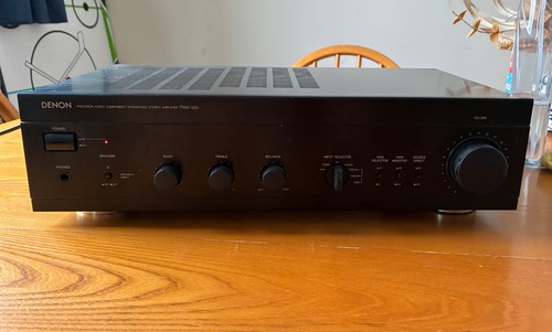 Amplificatore stereo integrato