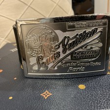 Louis Vuitton oggetti di scena