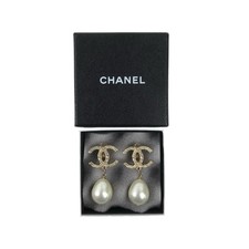 Vintage Chanel Pearl Drop