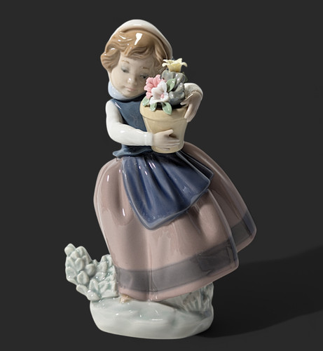 Lladro porcelain figurine - porcelain, a