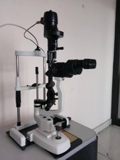 Lampada a fessura Haag Kampf tipo 5 gradini con base in metallo 110/220V SPEDIZIONE GRATUITA