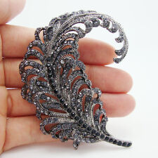 Nuova spilla in stile retrò