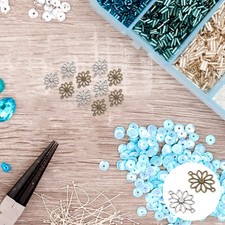  60 pezzi di ciondoli a forma di fiore per la creazione di gioielli: connettori