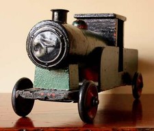 Treno vintage in legno