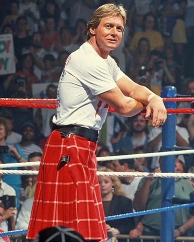 Pro wrestler rowdy roddy piper - wrestler,