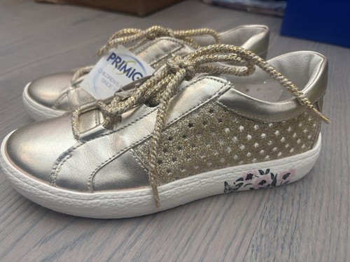 Sneakers nuove con scatola