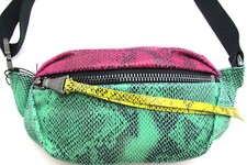 Borsa nuova con etichette