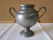 Vaso antico in peltro anfora