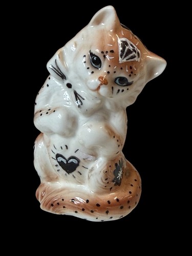 Vintage ceramic cat figurine - vintage,