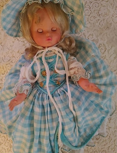 Vintage rare htf furga doll - rare,