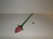 Fiore a fioritura chiuso rosa