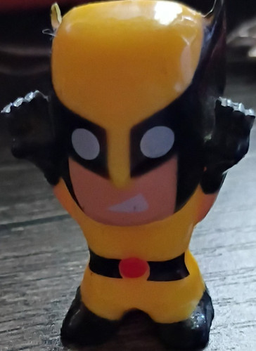 Wolverine statuina miniatura