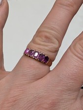 anello oro 9 carati con 5 granati almandini rosa