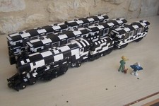 lego '' no fake '' gros lot , train emerald night 10194 , à damier noir blanc