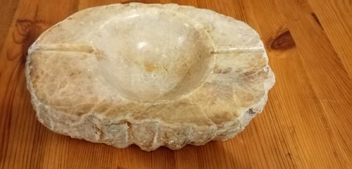 Vecchio posacenere pietra - vecchio, in