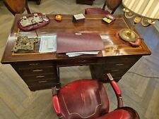 Scrivania studio marrone scuro in legno color noce , misure 78 x 145 x 71cm 