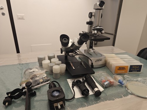 Microscopio professionale - microscopio,