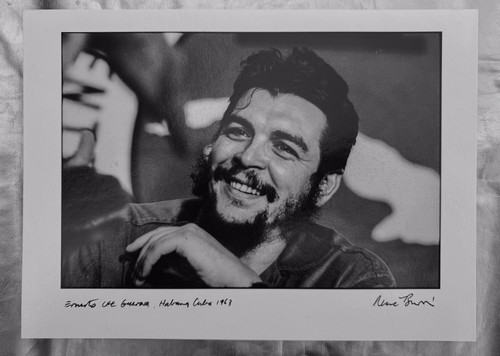 Che guevara sorridente di - che",