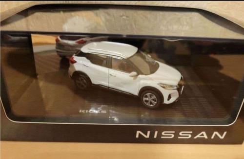 Nissan kicks minicar bianco - nissan,