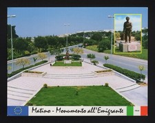 Matino - Monumento all’Emigrante con aiuole e viale - Lecce (Anni ’80-’90)