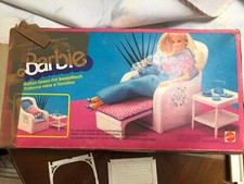 La poltrona relax e tavolino di Barbie