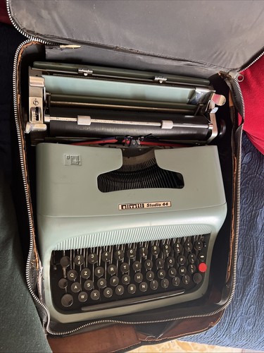 Macchina scrivere olivetti - da,