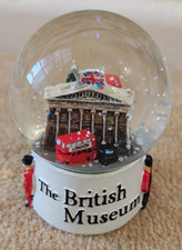Small LONDON SOUVINEER SNOWGLOBE 3D British Museum RED BUS 8.5cm