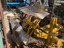 Aratro monovomere reversibile MORO usato