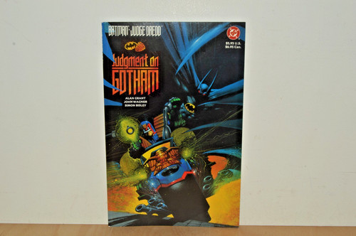 Batman judge dredd - batman,