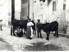 1972 NAPOLI Venditore di latte