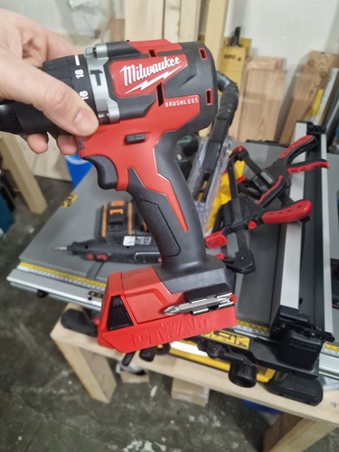 Adattatore batteria dewalt - adattatore,