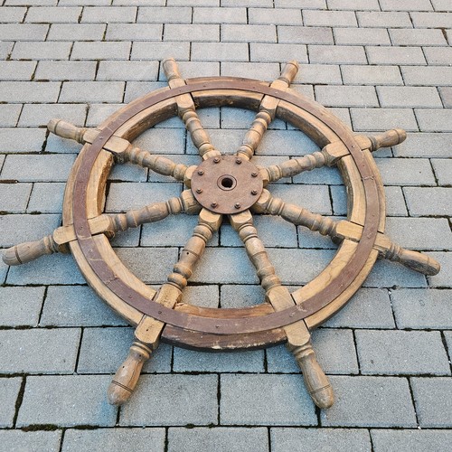 Vecchio legno volante timone - vecchio,