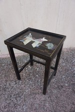 Vecchio tavolino da salotto cinese Orientale laccato figure a rilievo di giada