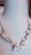 collana di conchiglie