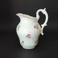 Lattiera in porcellana -