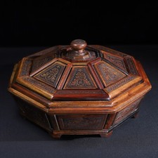 Vecchia scatola frutta secca